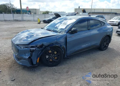 2023 Ford Mustang Mach-E Premium z USA, uszkodzony, nr VIN 3FMTK3SU2PMA90599